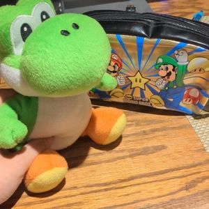 Plush Yoshi + free pencil case (used)
